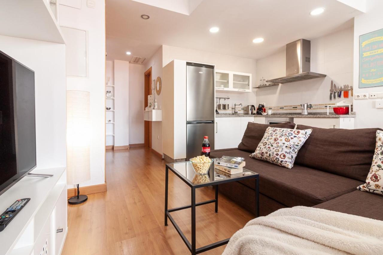 Sea & Wave Adela Boutique Apartment มาลากา ภายนอก รูปภาพ