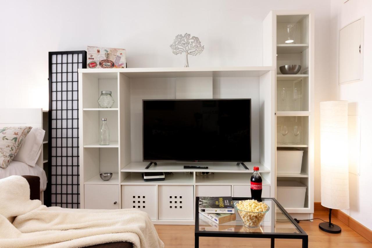 Sea & Wave Adela Boutique Apartment มาลากา ภายนอก รูปภาพ
